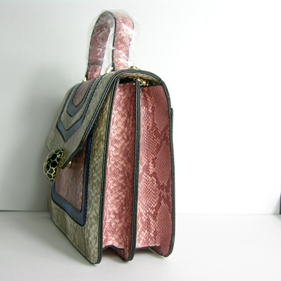 LAST ONE! Basilisk Vegan Leather Crossbody Bag - Picture 4 of 8